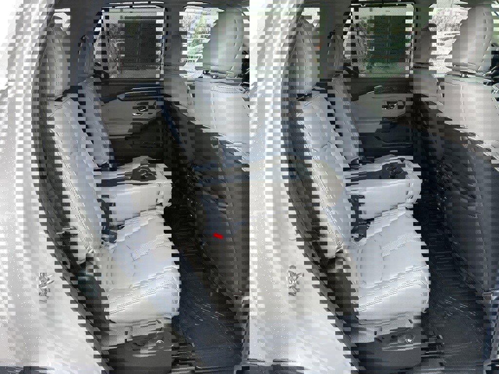 Used 2025 Honda Pilot Touring image 23