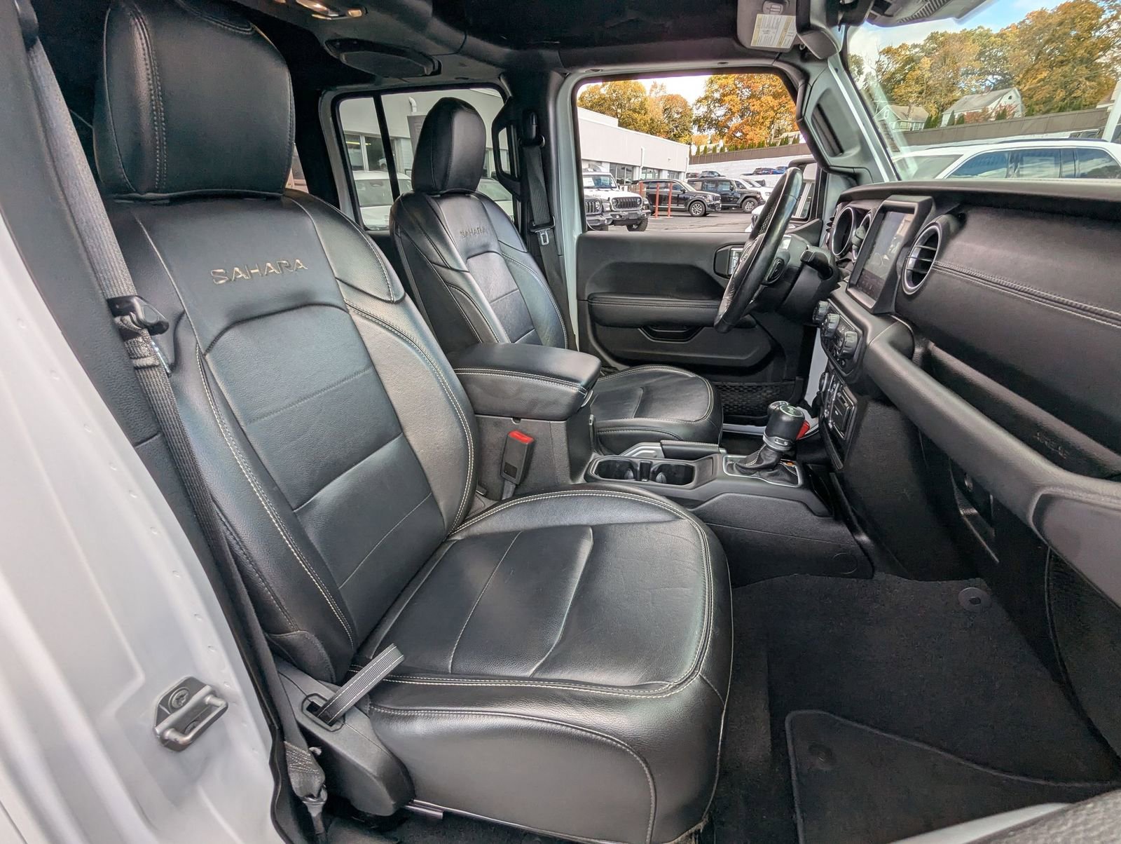 Used 2020 Jeep Wrangler Unlimited Sahara image 22