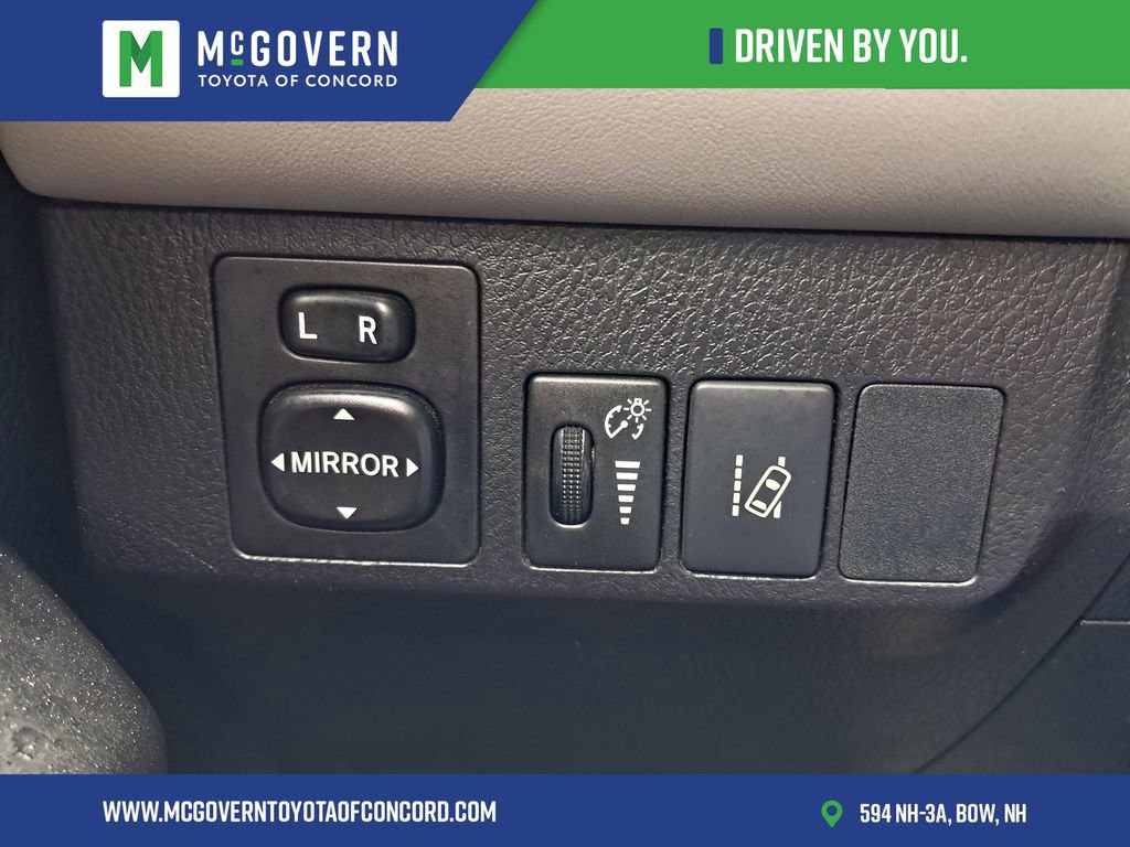 Used 2018 Toyota RAV4 XLE AWD/4WD image 23