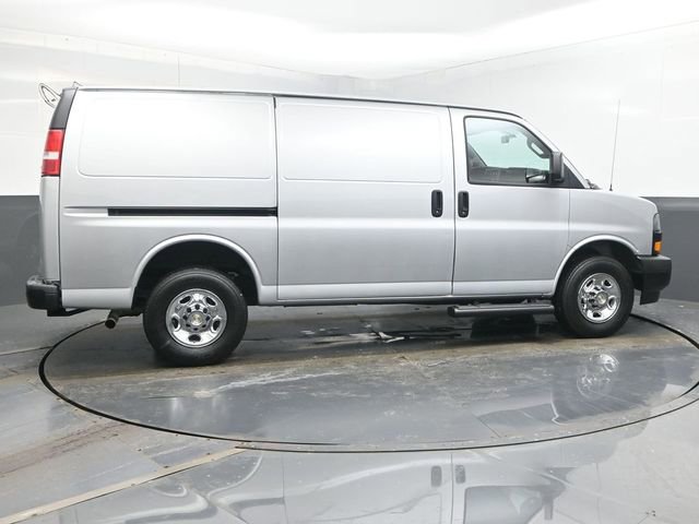 Used 2024 Chevrolet Express 3500 image 27