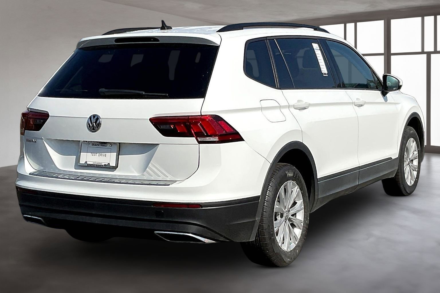 Used 2020 Volkswagen Tiguan S image 6
