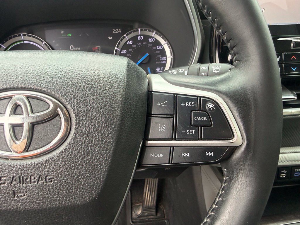 Used 2022 Toyota Highlander Platinum AWD/4WD image 17
