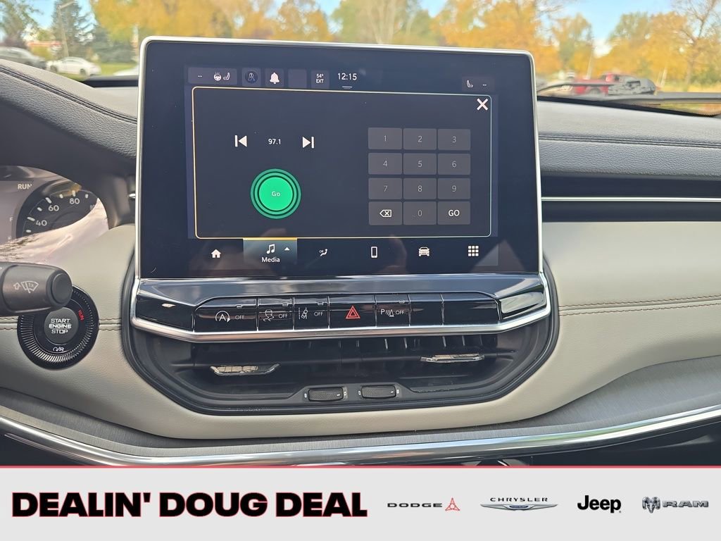 Used 2023 Jeep Compass Limited image 19