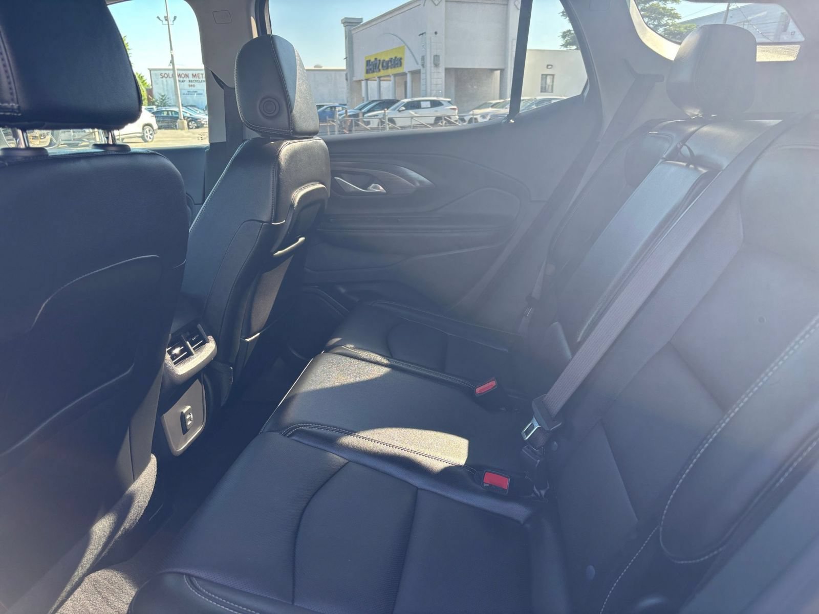 Used 2024 GMC Terrain SLT AWD/4WD image 24