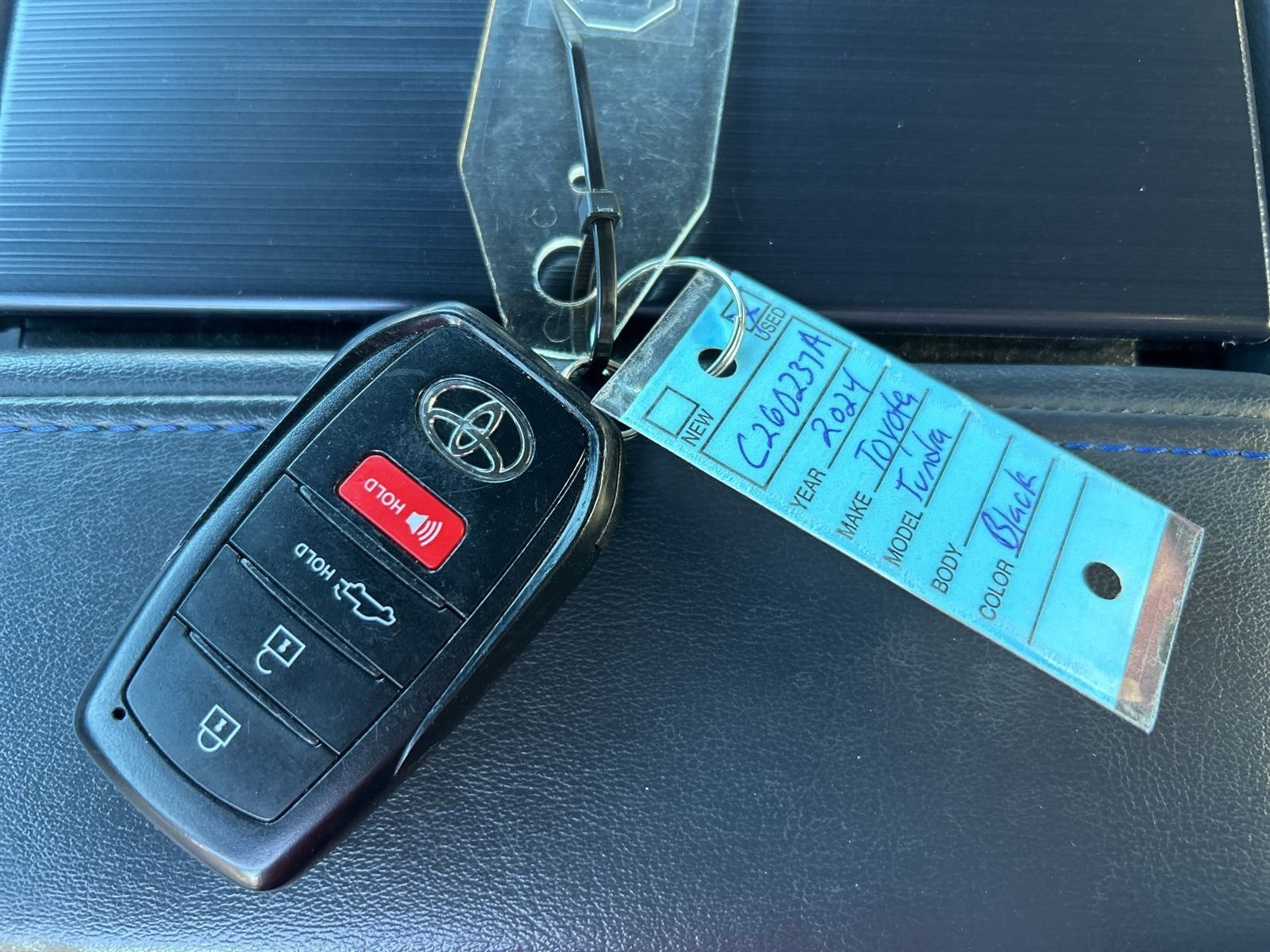 Used 2024 Toyota Tundra Platinum AWD/4WD image 35