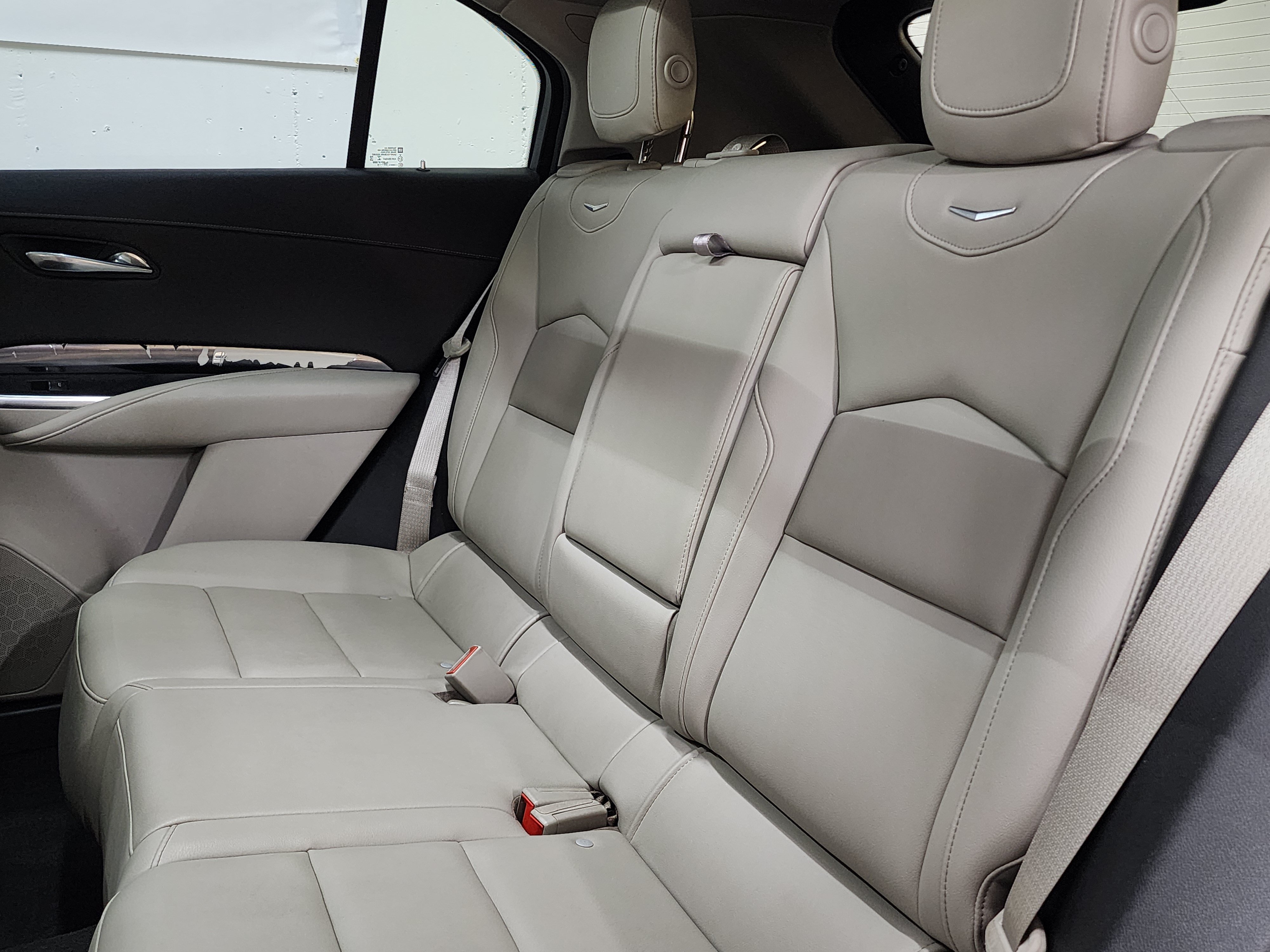 Used 2019 Cadillac XT4 Luxury AWD/4WD image 18
