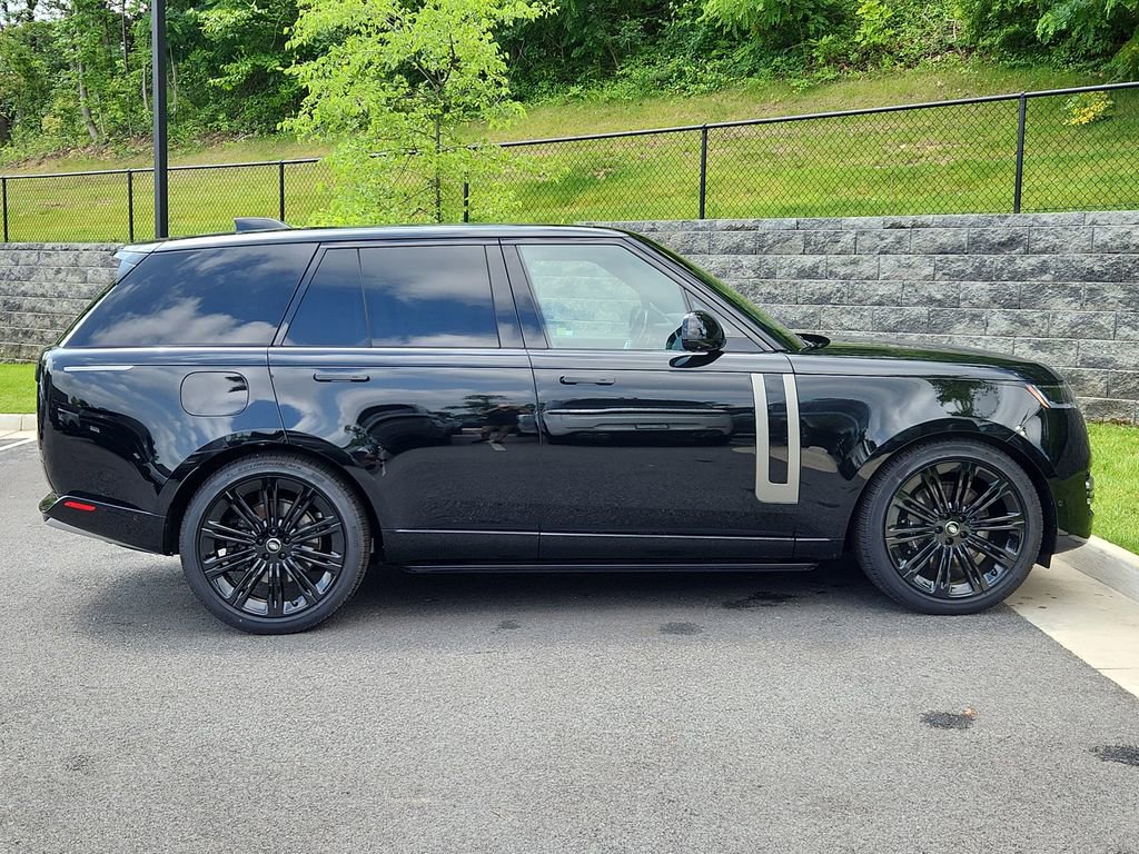 Used 2025 Land Rover Range Rover SE AWD/4WD image 11