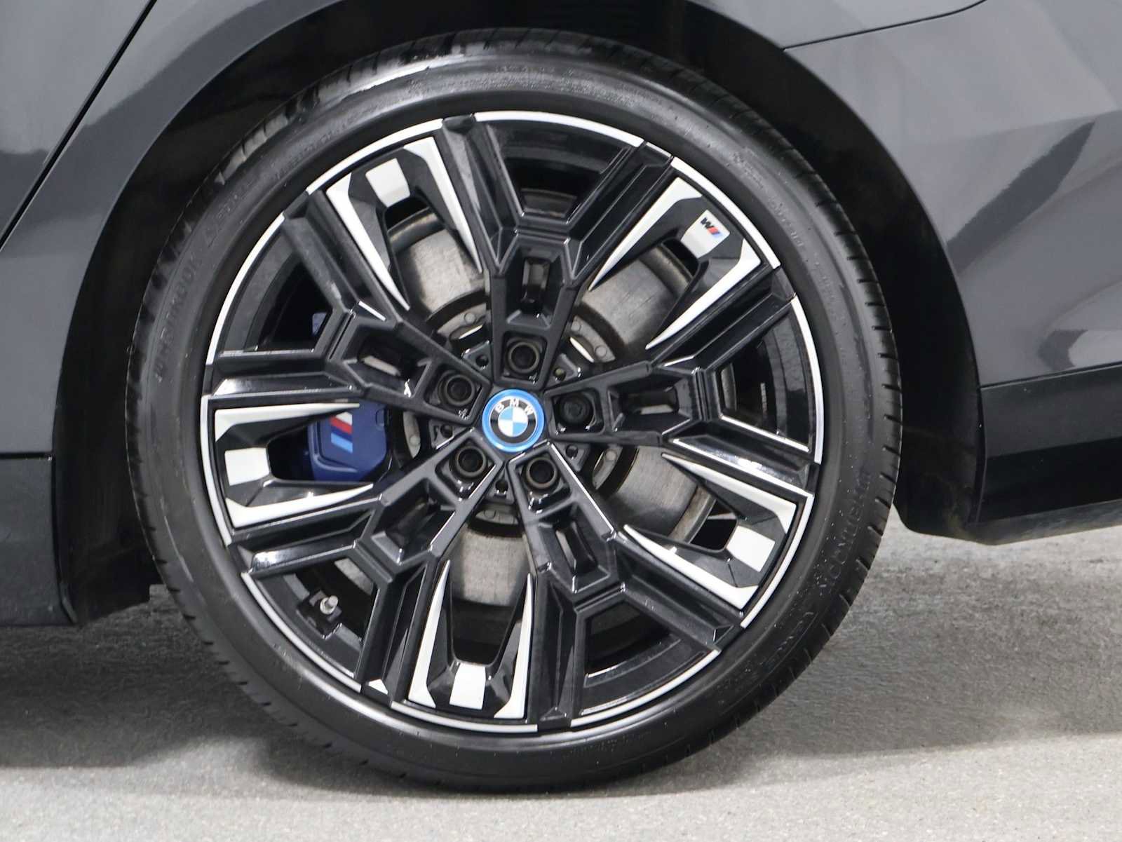 Used 2025 BMW i5 M60 w/ Premium Package AWD/4WD image 38