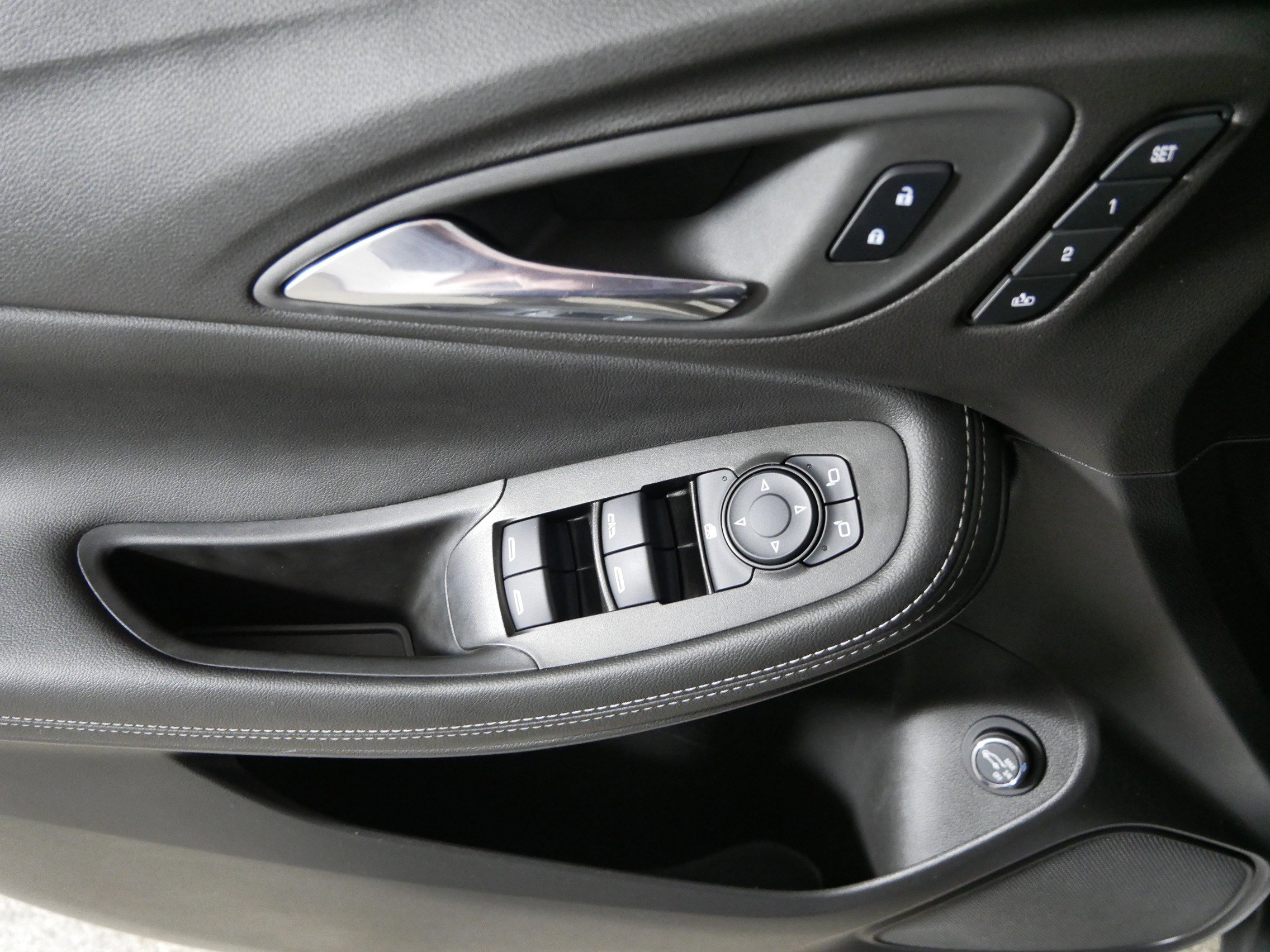 Used 2023 Buick Encore GX Essence w/ Experience Buick Package image 19