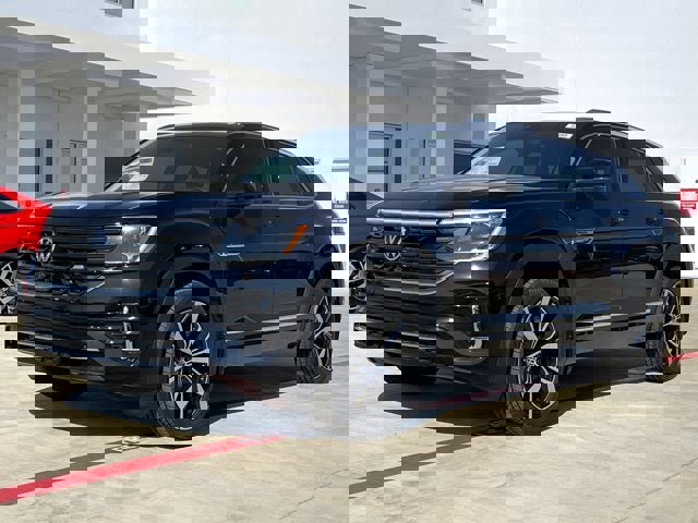New 2026 Volkswagen Atlas Cross Sport SEL Premium R-Line image 2