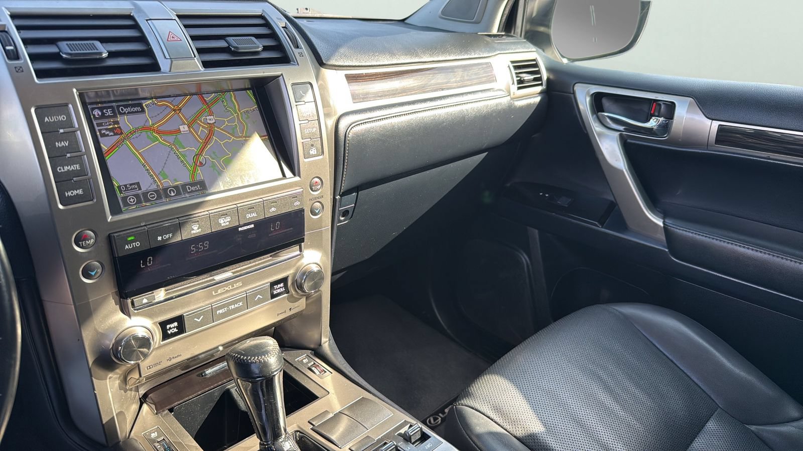 Used 2018 Lexus GX 460 w/ Navigation Package AWD/4WD image 18