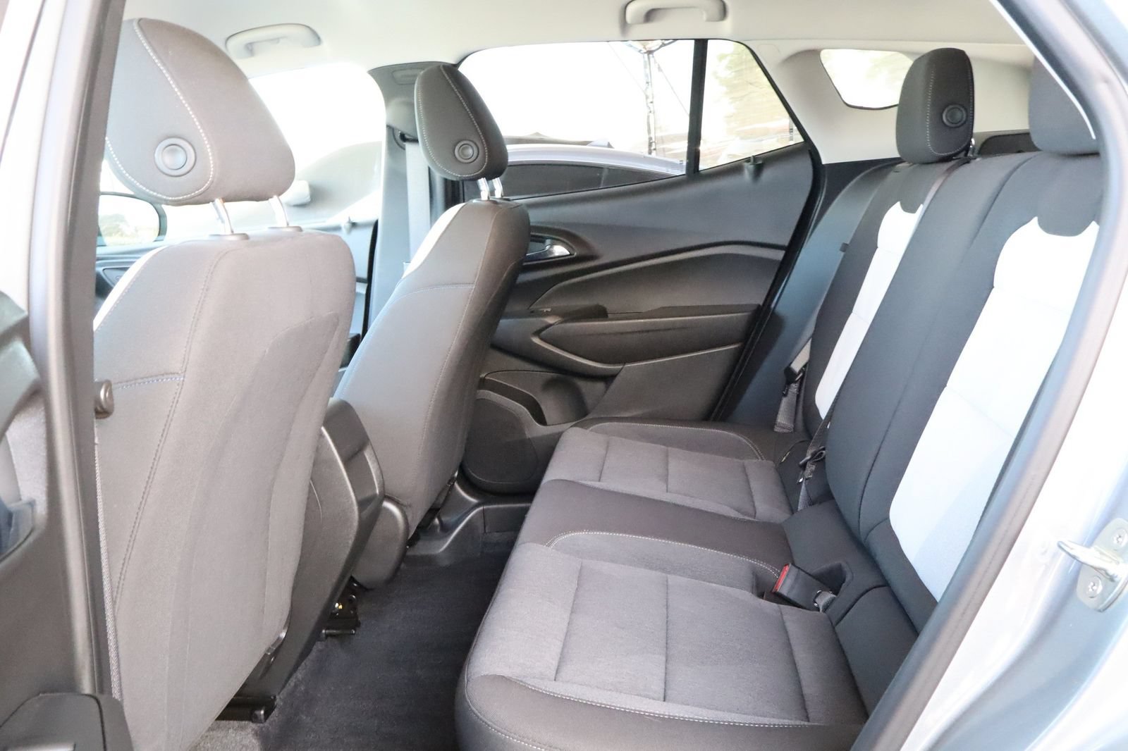 Used 2024 Chevrolet Trax LS FWD image 36