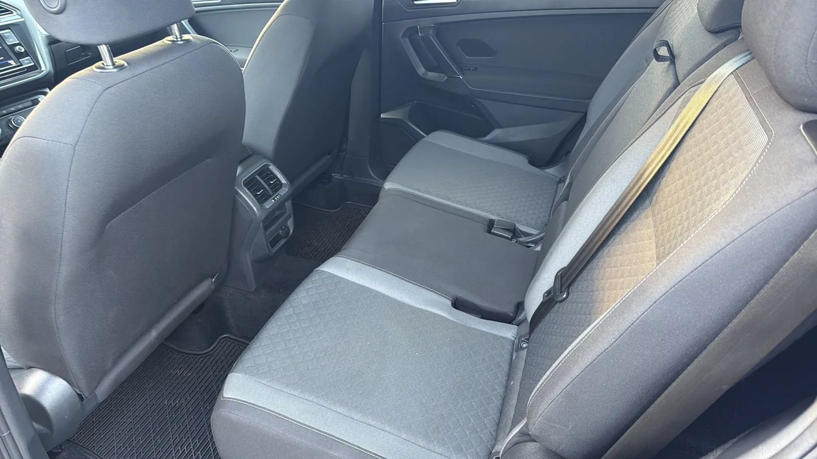 Used 2020 Volkswagen Tiguan S FWD image 11