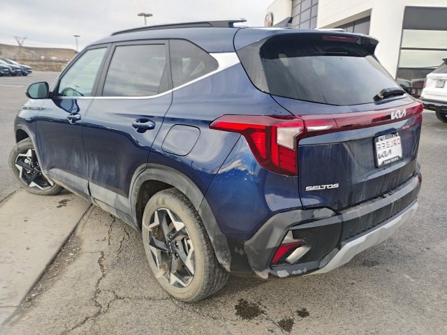 Used 2024 Kia Seltos EX image 3