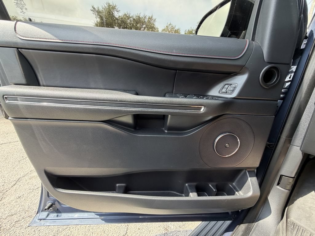 Used 2022 Ford Expedition Limited AWD/4WD image 20