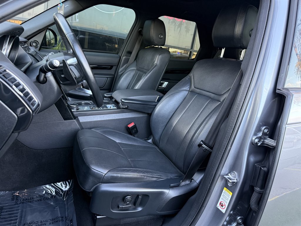 Used 2020 Land Rover Discovery SE AWD/4WD image 12