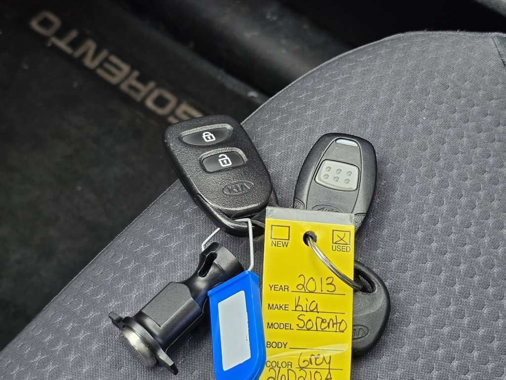 Used 2013 Kia Sorento LX image 31