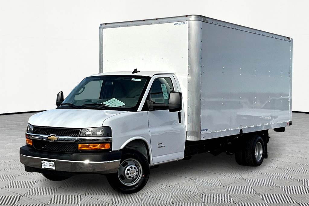 New 2024 Chevrolet Express 4500 Extended w/ Power Convenience Package