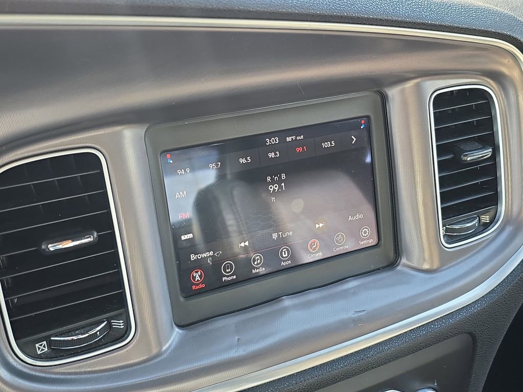 Used 2019 Dodge Charger SXT w/ Leather Interior Group image 20