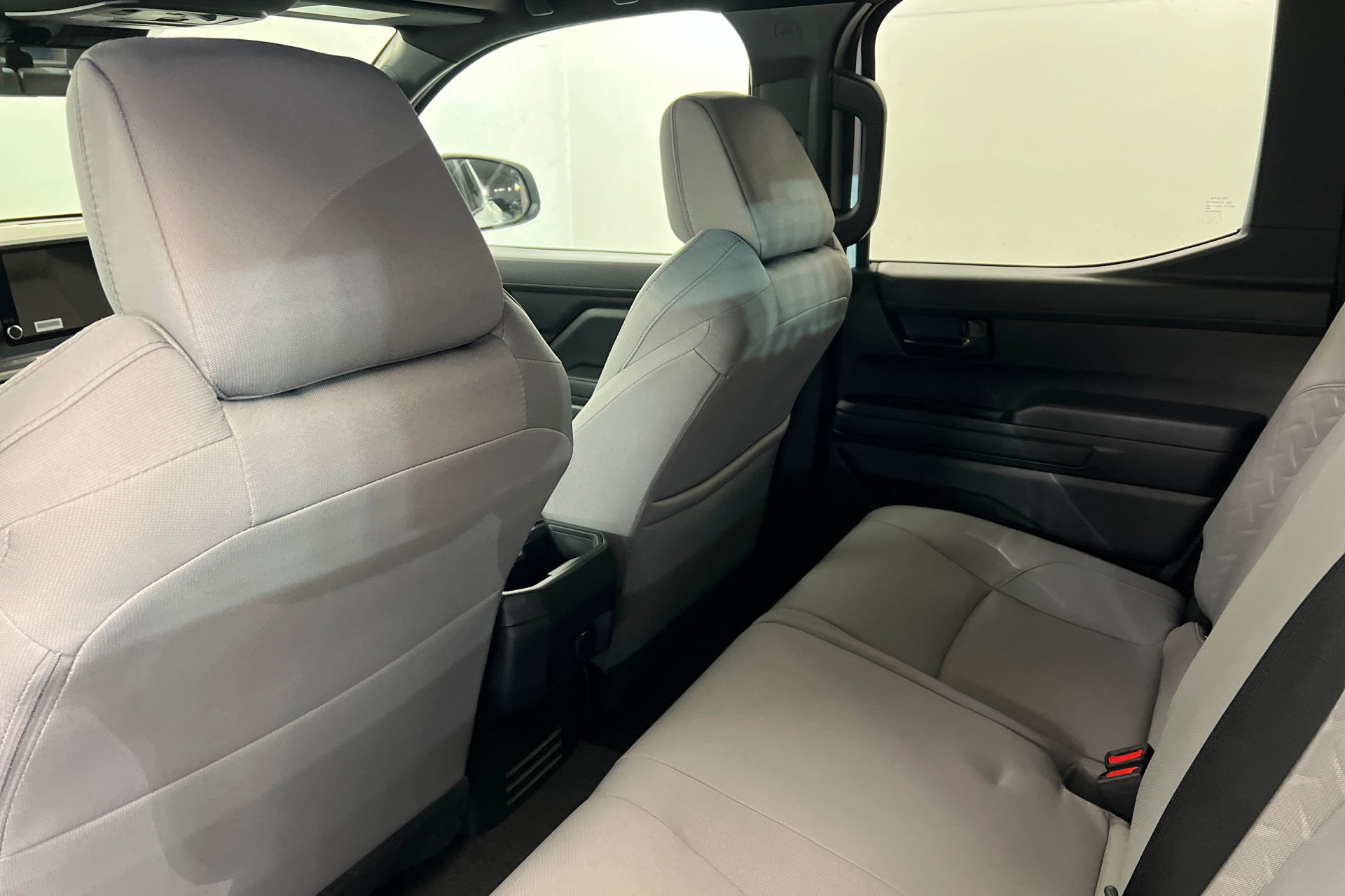 Used 2025 Toyota Tacoma SR5 AWD/4WD image 19