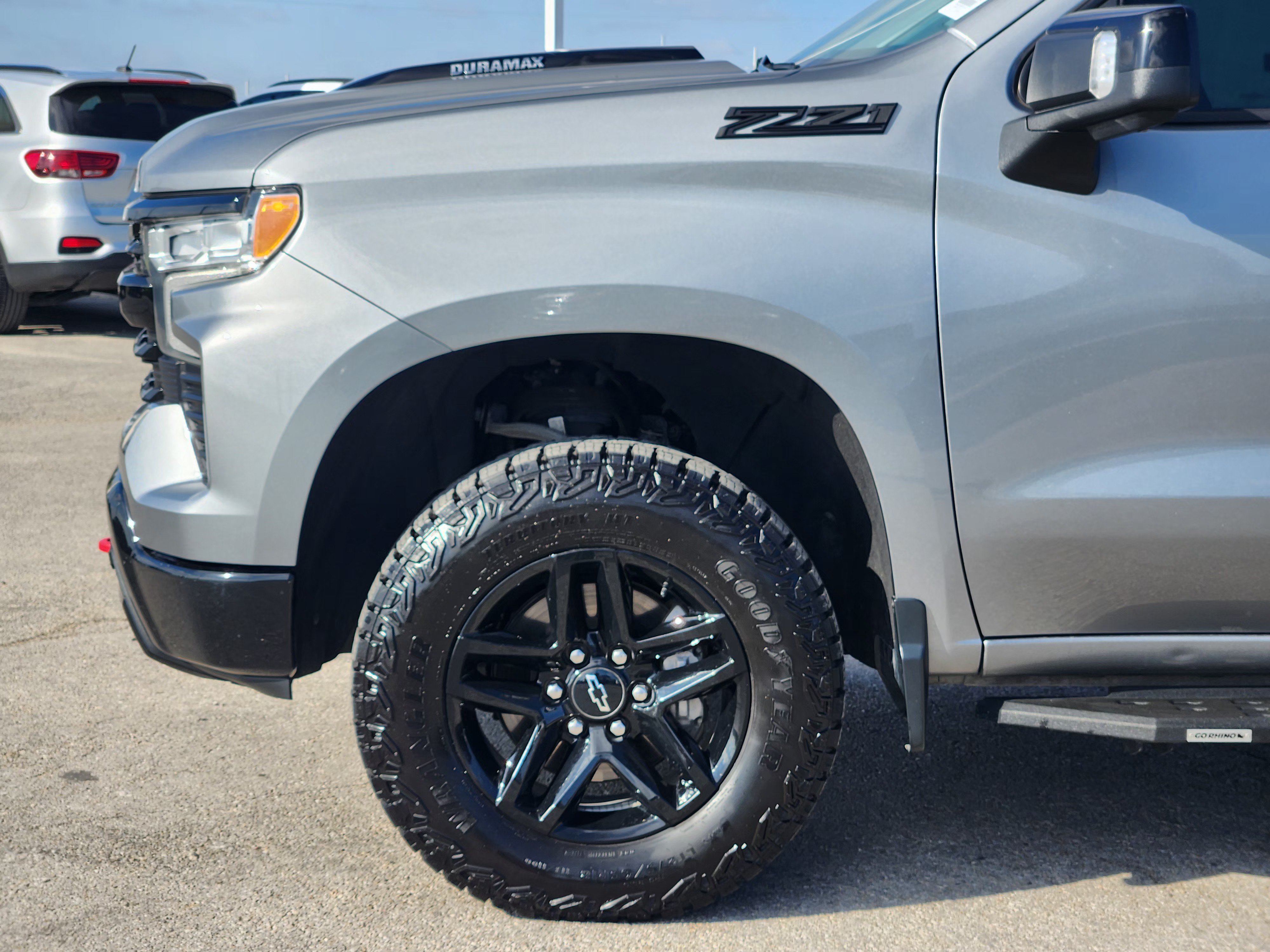 Used 2023 Chevrolet Silverado 1500 LT Trail Boss w/ LT Trail Boss Premium Package AWD/4WD image 9