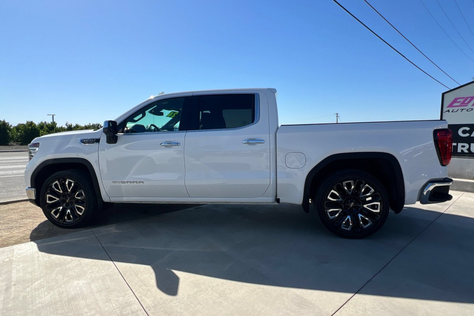 Used 2026 GMC Sierra 1500 SLT RWD image 8