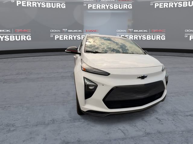 Used 2023 Chevrolet Bolt EUV LT w/ Convenience Package FWD image 2