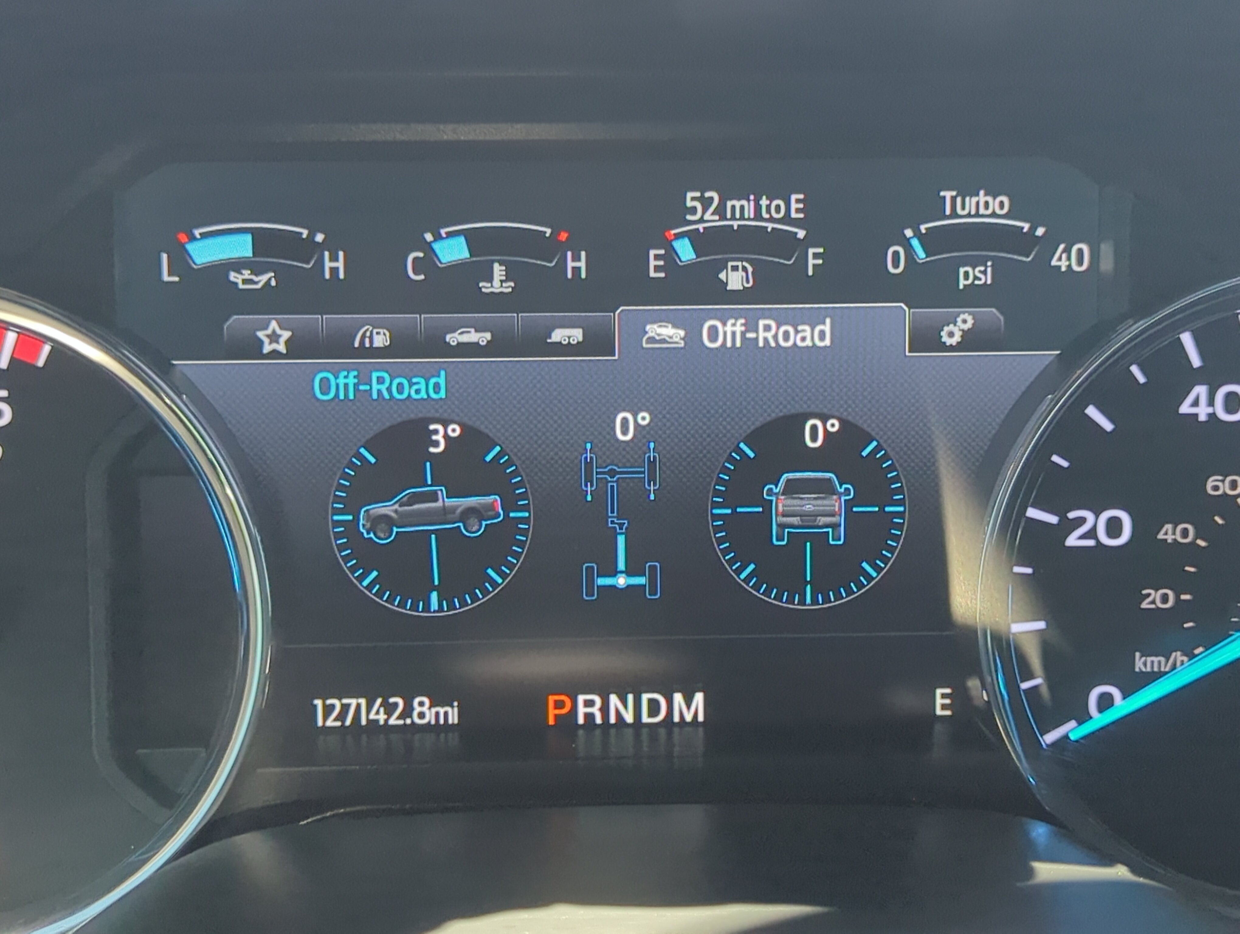 Used 2020 Ford F250 Platinum w/ Tremor Off-Road Package AWD/4WD image 26