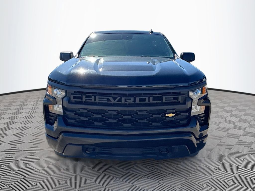 Used 2024 Chevrolet Silverado 1500 Custom image 2