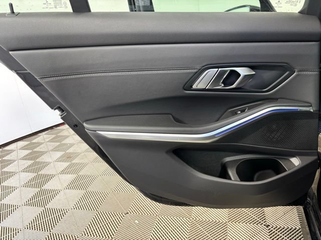 Used 2019 BMW 330i xDrive Sedan w/ Convenience Package AWD/4WD image 17