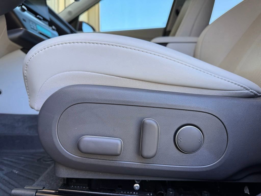 Used 2025 Hyundai Kona Limited image 10