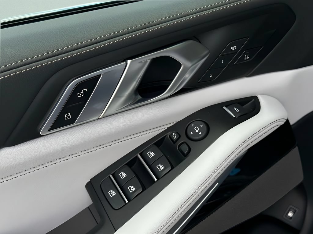 New 2026 BMW X5 M60i AWD/4WD image 12