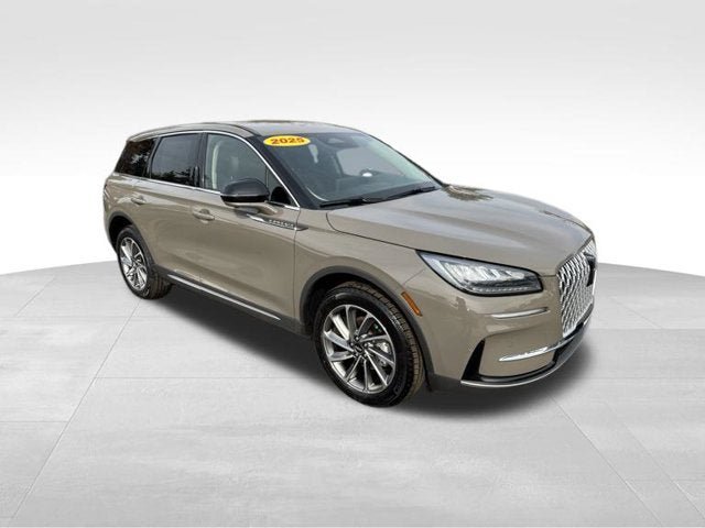 Used 2025 Lincoln Corsair FWD w/ Equipment Group 101A image 3