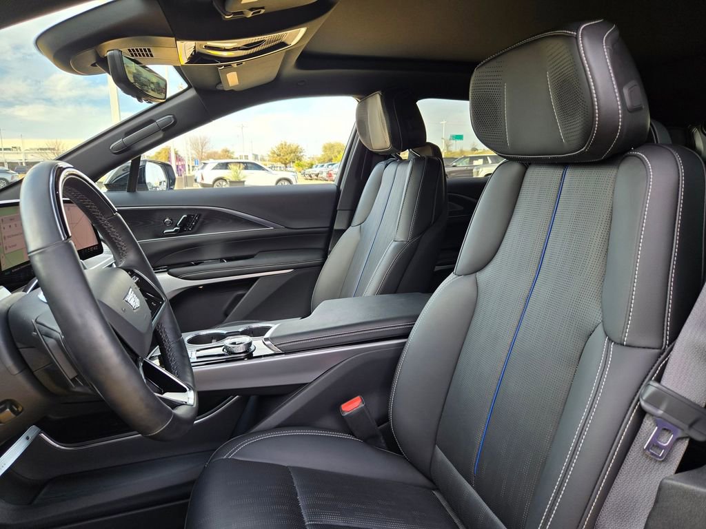 Certified 2025 Cadillac Lyriq Luxury w/ LPO, Floor Liner Package image 29