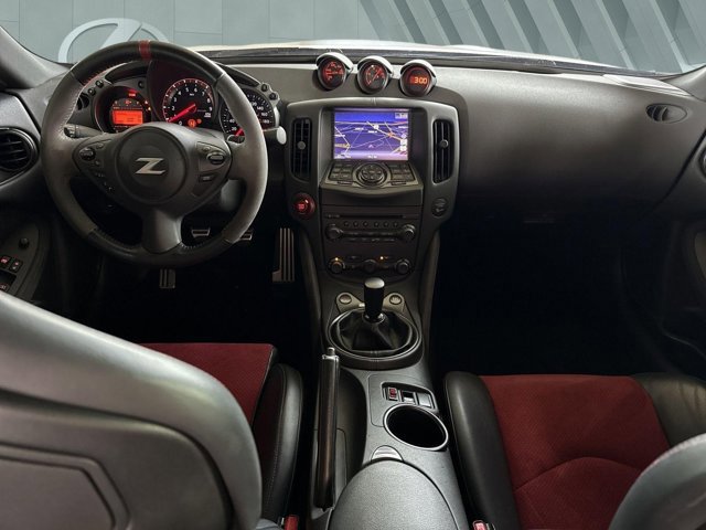 Used 2018 Nissan 370Z NISMO RWD image 12