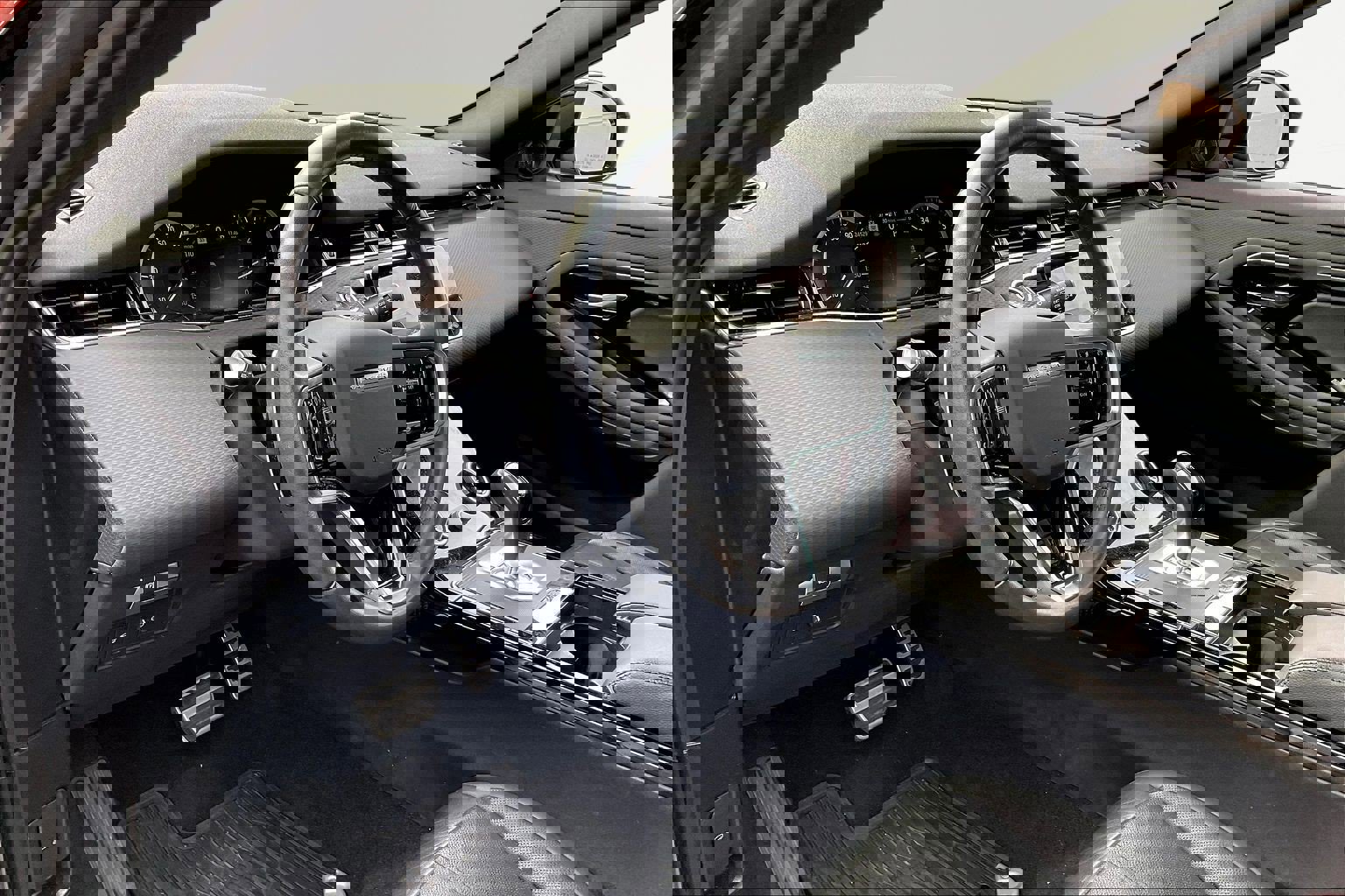 Used 2023 Land Rover Range Rover Evoque R-Dynamic S image 17