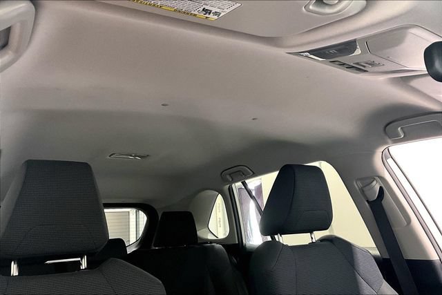 Used 2020 Toyota RAV4 LE AWD/4WD image 33