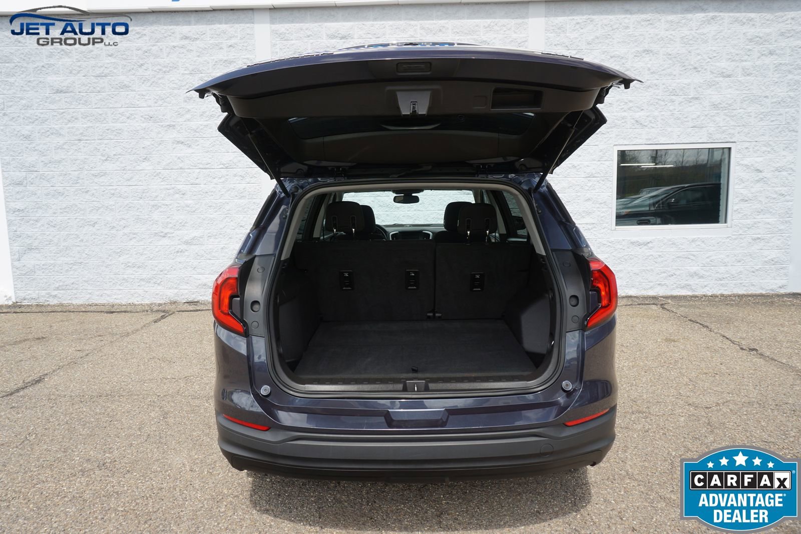 Used 2019 GMC Terrain SLE w/ LPO, Floor Liner Package image 16