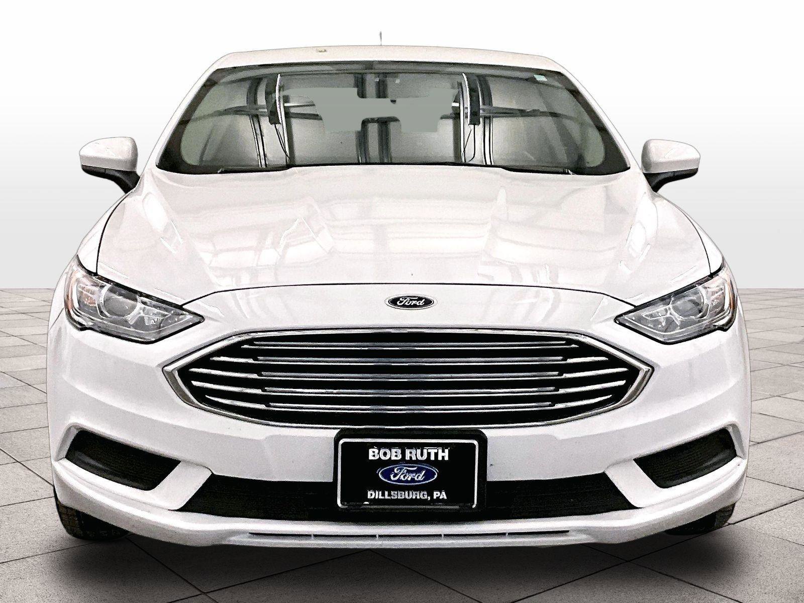 Used 2018 Ford Fusion SE w/ Fusion SE Technology Package image 3