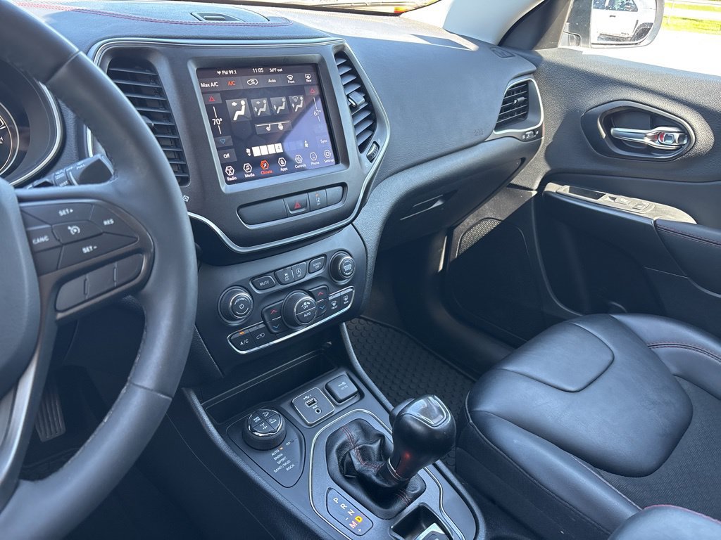 Used 2022 Jeep Cherokee Trailhawk w/ Comfort/Convenience Group AWD/4WD image 65