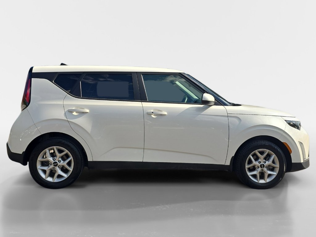 Used 2023 Kia Soul S image 7