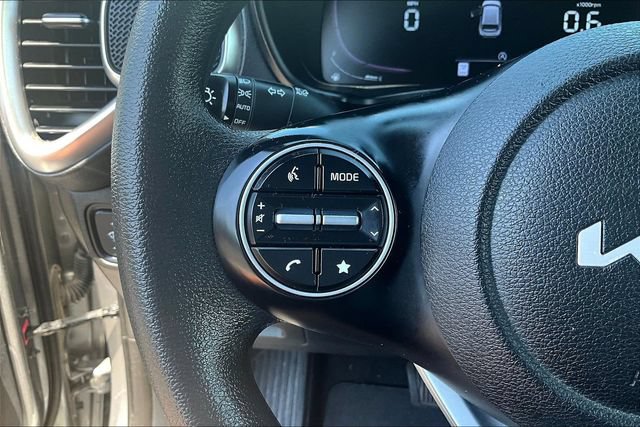 Certified 2023 Kia Soul LX w/ LX Technology Package FWD image 10