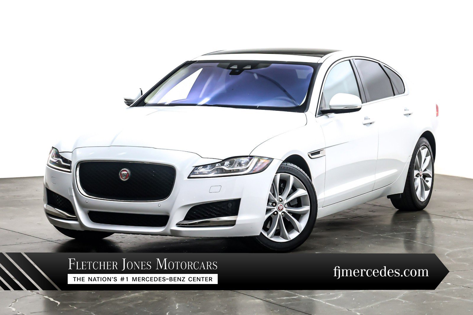 Used 2017 Jaguar XF Premium image 1