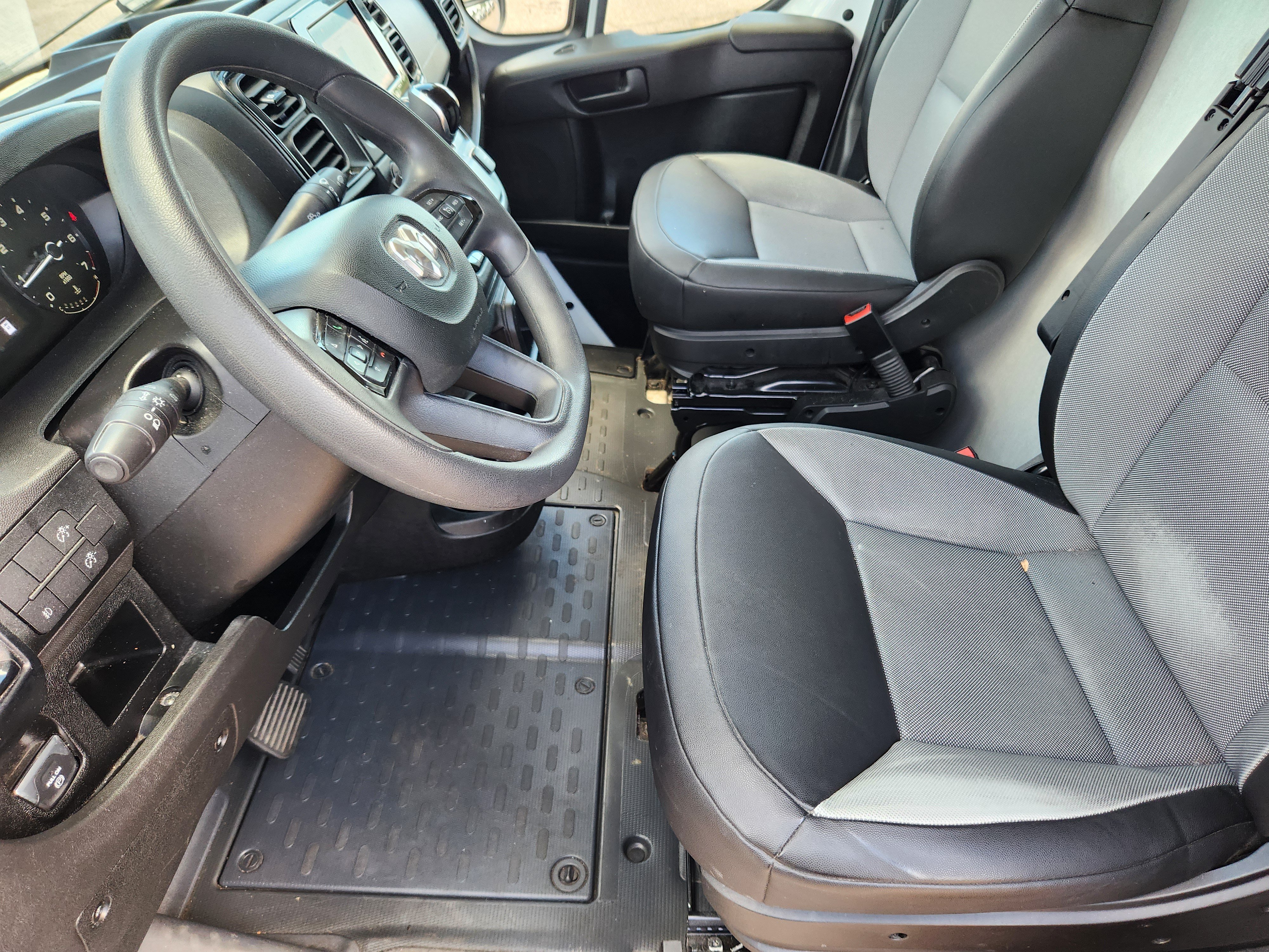 Used 2025 RAM ProMaster 2500 w/ Convenience Group FWD image 9