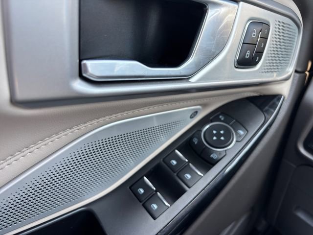 Certified 2023 Ford Explorer Platinum w/ Technology Package image 16