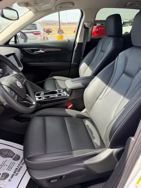 Used 2023 Buick Envision Essence image 10