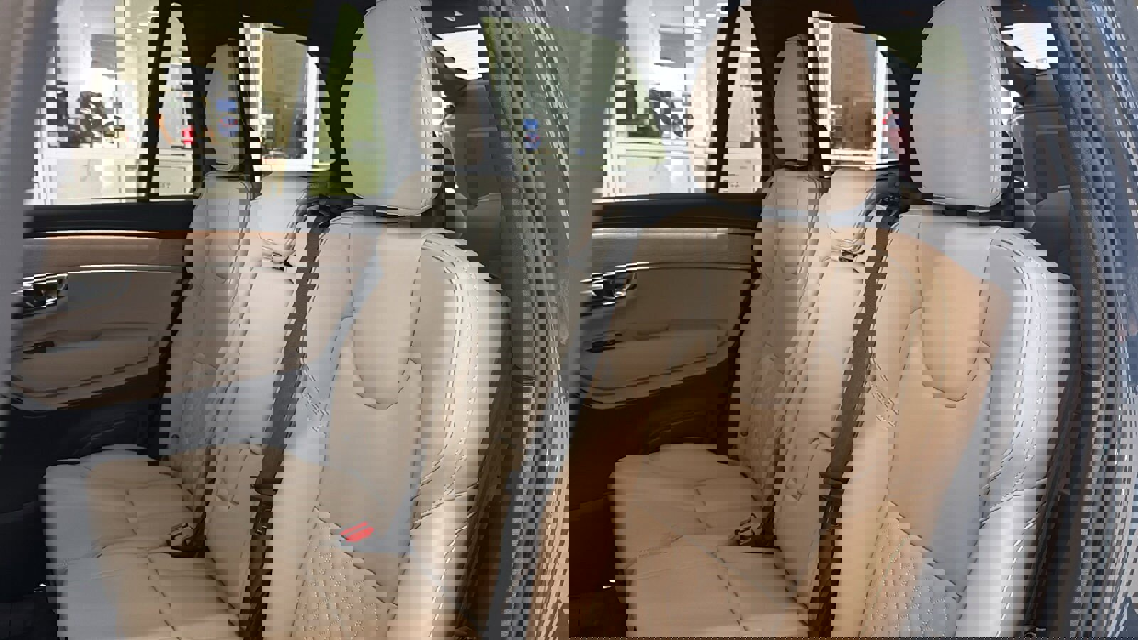 New 2026 Volvo XC90 B6 Plus w/ Protection Package Premier image 26