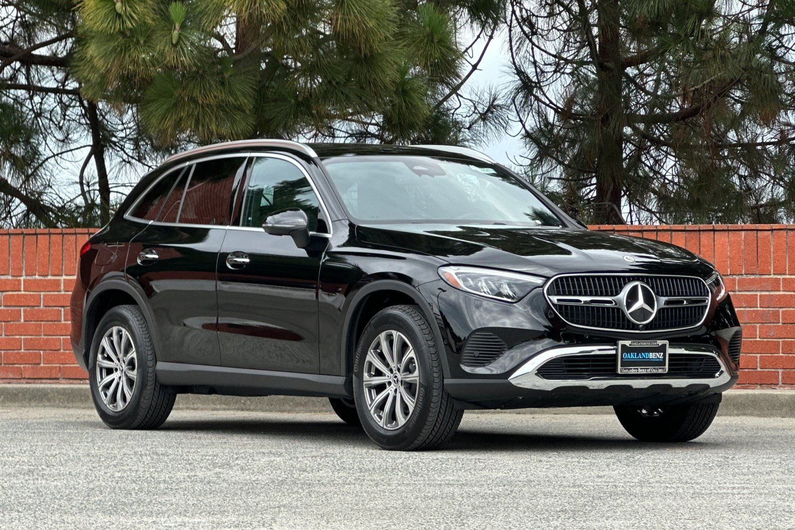 Certified 2026 Mercedes-Benz GLC 300 4MATIC image 2