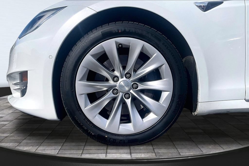 Used 2018 Tesla Model S 100D AWD/4WD image 9