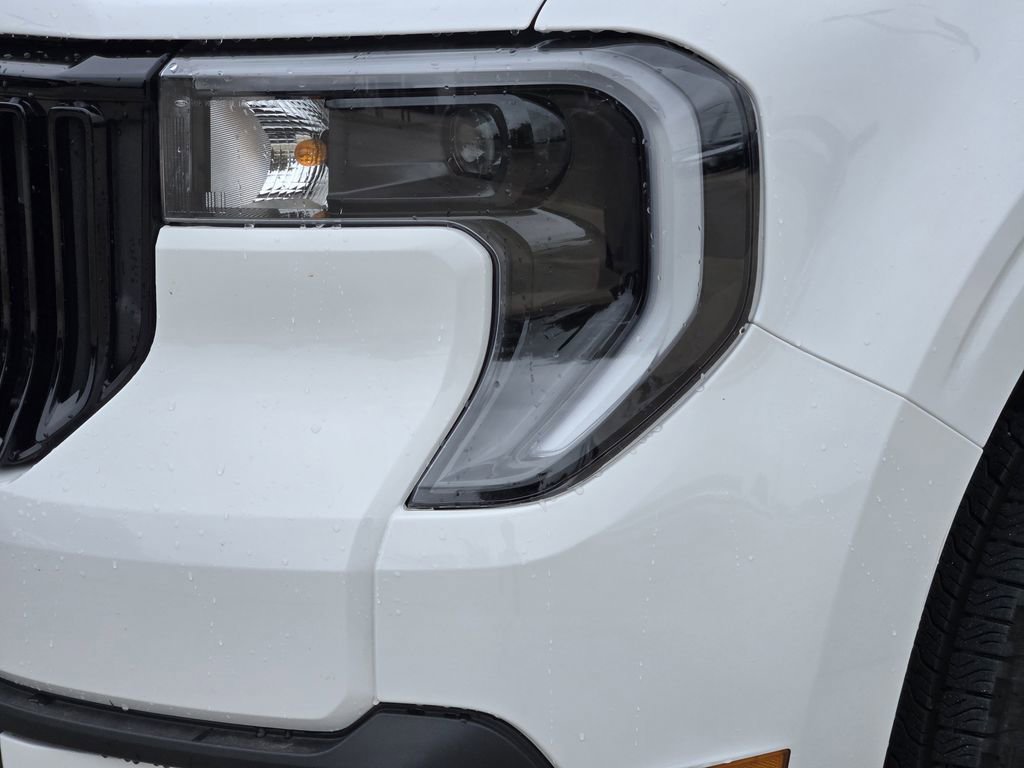 Used 2025 Ford Maverick Lobo AWD/4WD image 15